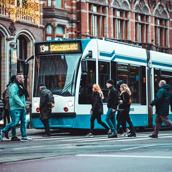 現地コーディネーターおよびサポーター